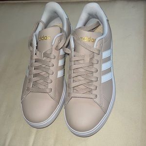 Women’s Grand Court 2.0 Sneaker